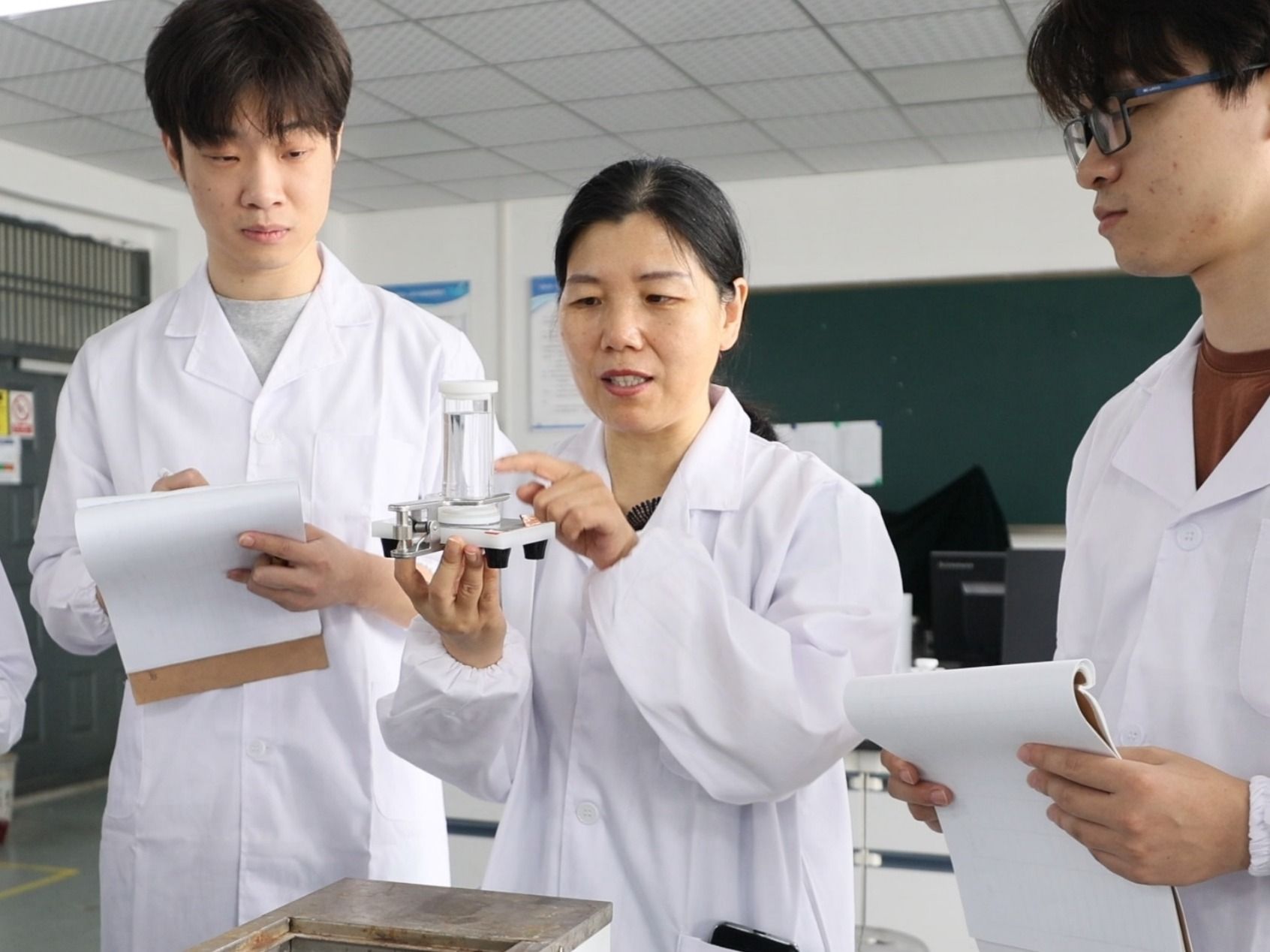 黄峰：刚性科研 柔性育人