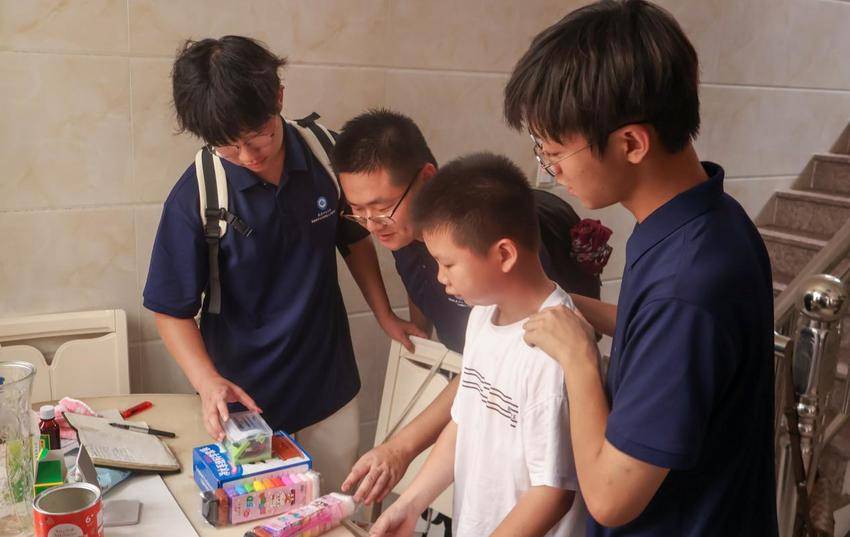 送科技下乡!武科大“智行筑梦”实践团队照亮留守儿童成长之路.docx